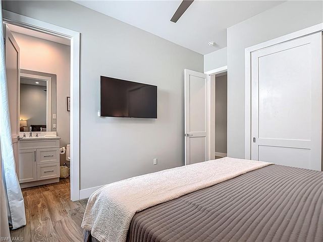 828 100th AVE N, Naples, FL 34108