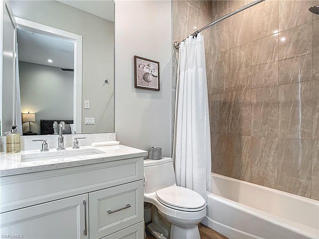 828 100th AVE N, Naples, FL 34108