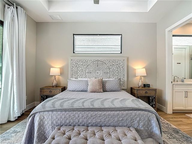 828 100th AVE N, Naples, FL 34108