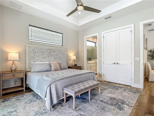 828 100th AVE N, Naples, FL 34108