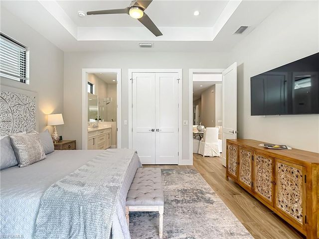 828 100th AVE N, Naples, FL 34108