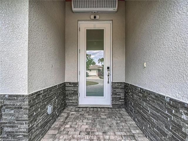 828 100th AVE N, Naples, FL 34108