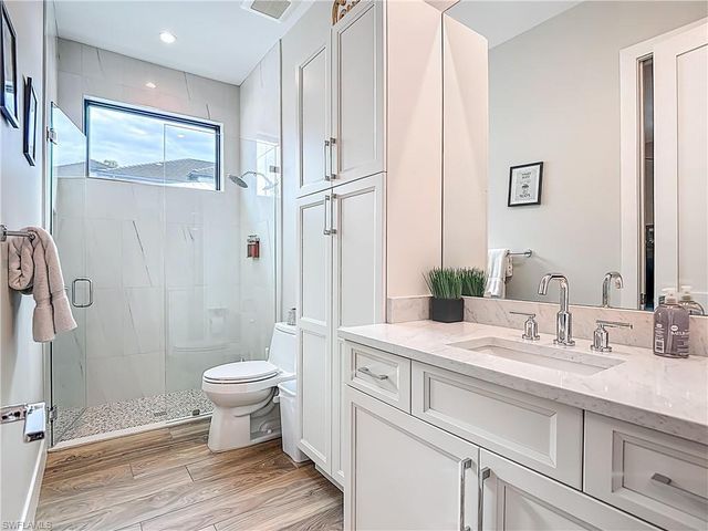 828 100th AVE N, Naples, FL 34108