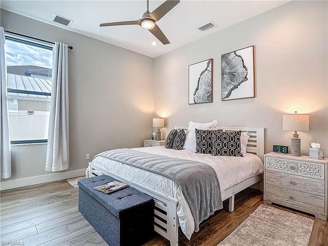 828 100th AVE N, Naples, FL 34108