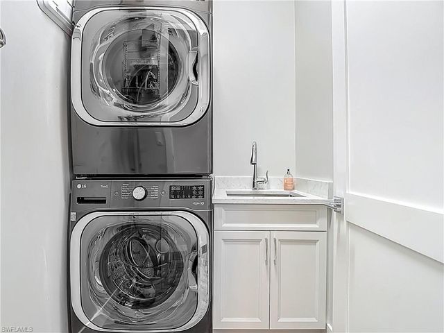 828 100th AVE N, Naples, FL 34108