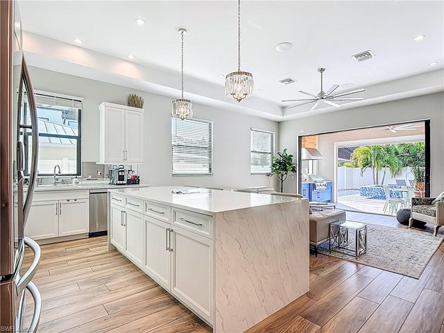 828 100th AVE N, Naples, FL 34108