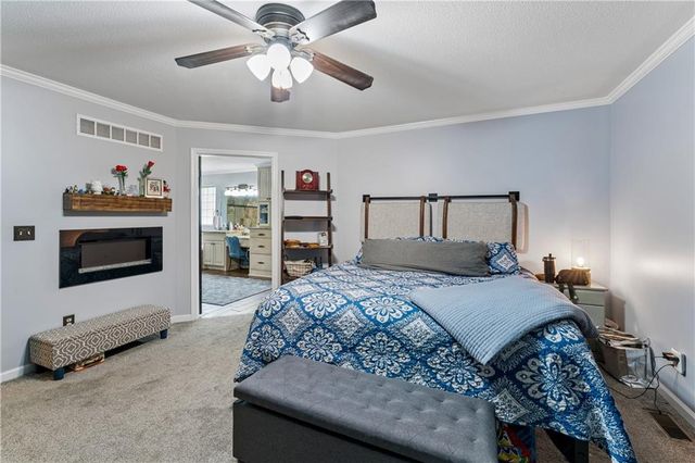 1611 Deer Run Road, Oak Grove, MO 64075