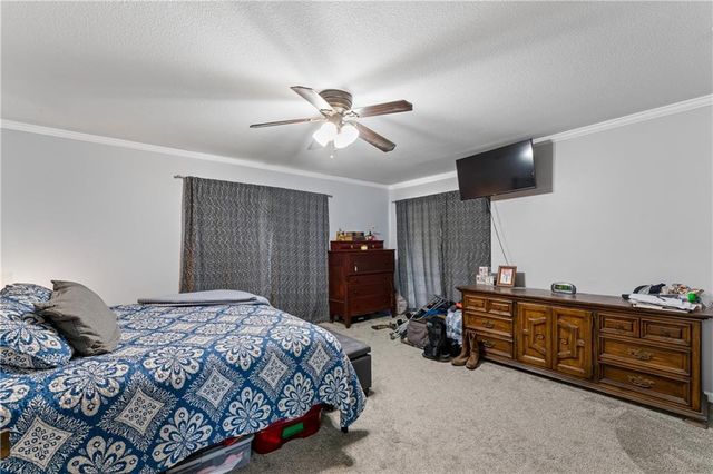1611 Deer Run Road, Oak Grove, MO 64075