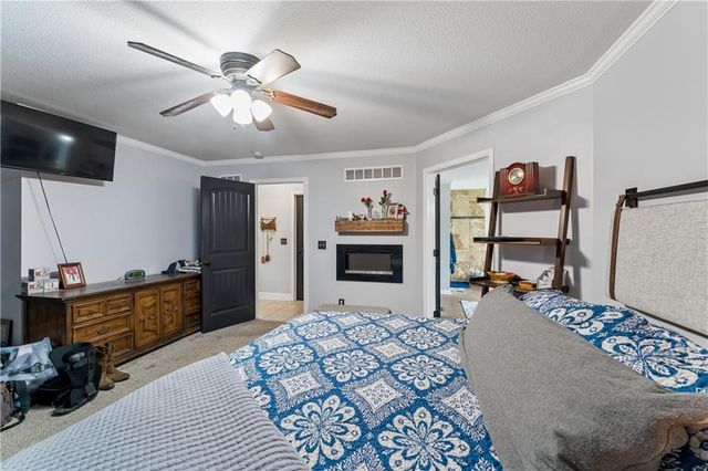 1611 Deer Run Road, Oak Grove, MO 64075