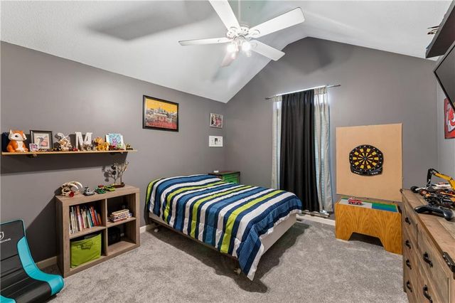 1611 Deer Run Road, Oak Grove, MO 64075