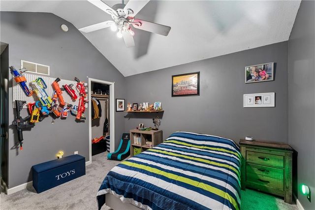 1611 Deer Run Road, Oak Grove, MO 64075