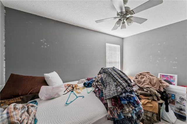 1611 Deer Run Road, Oak Grove, MO 64075