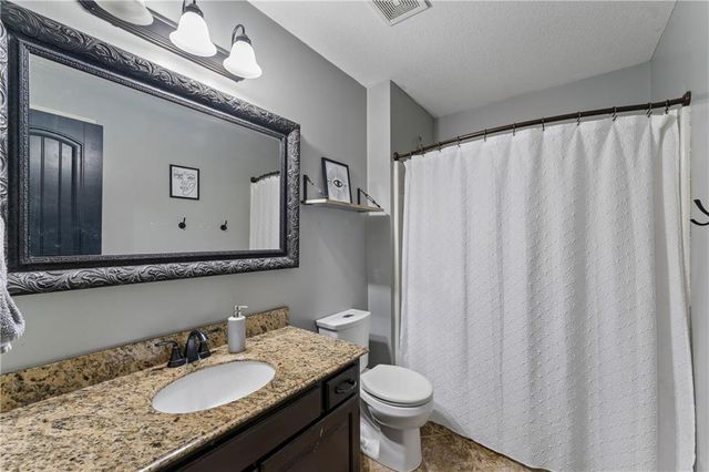 1611 Deer Run Road, Oak Grove, MO 64075