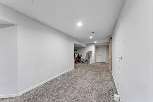 1611 Deer Run Road, Oak Grove, MO 64075