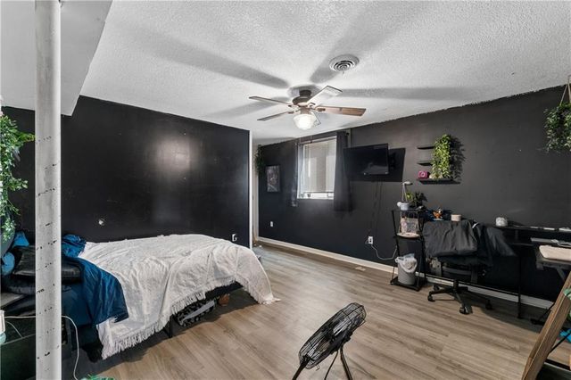 1611 Deer Run Road, Oak Grove, MO 64075
