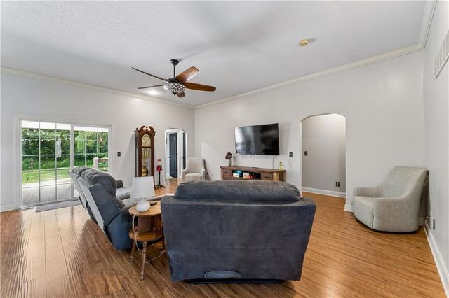 1611 Deer Run Road, Oak Grove, MO 64075