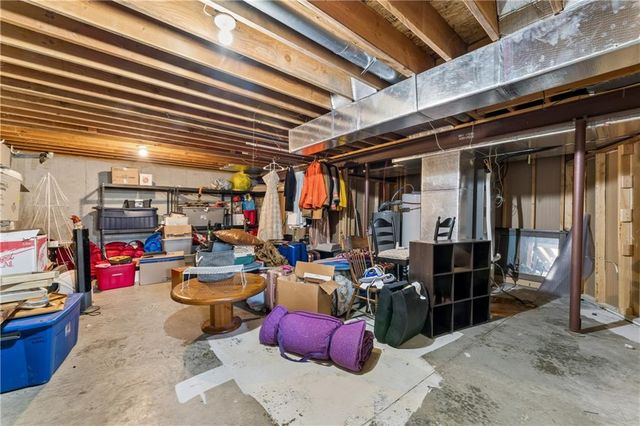 1611 Deer Run Road, Oak Grove, MO 64075