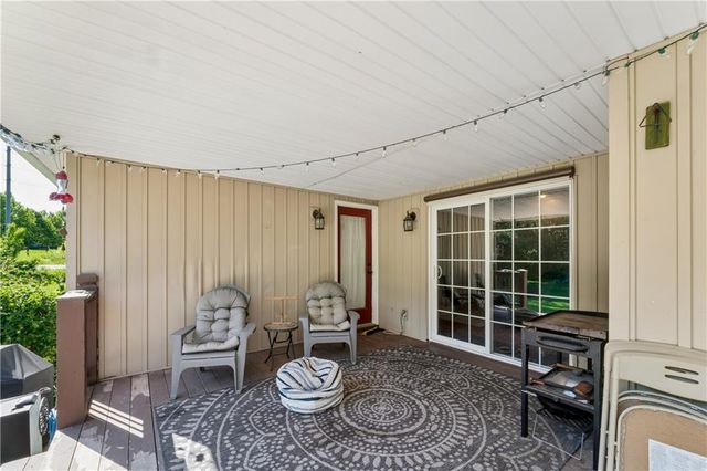 1611 Deer Run Road, Oak Grove, MO 64075