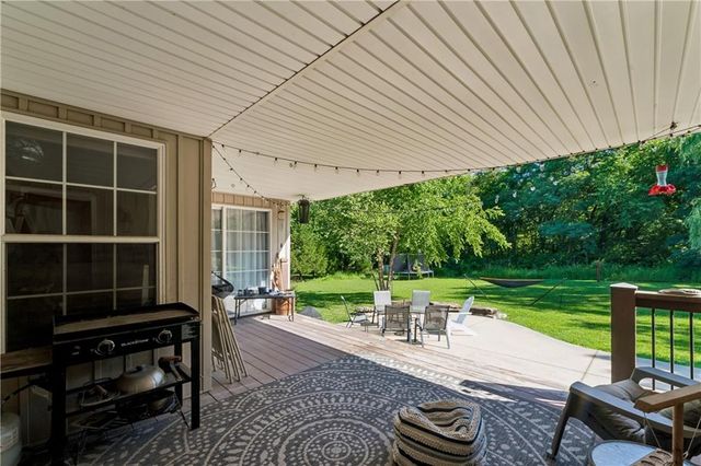1611 Deer Run Road, Oak Grove, MO 64075