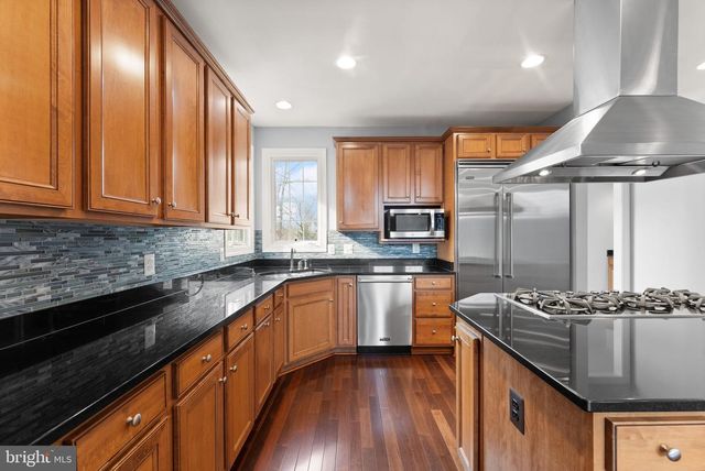 25729 SUMMERBANK CT, Chantilly, VA 20152