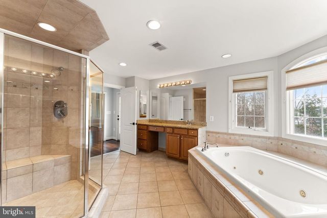 25729 SUMMERBANK CT, Chantilly, VA 20152