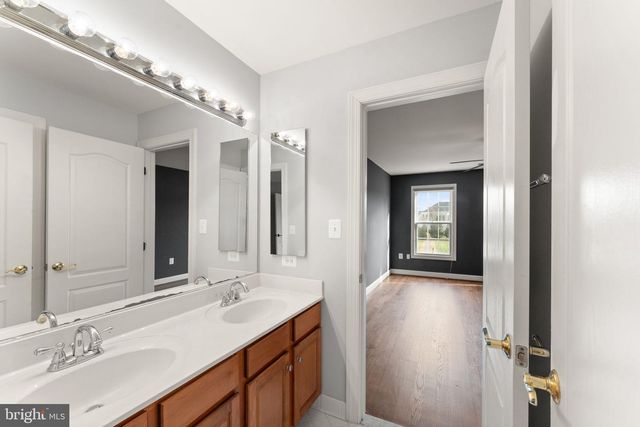 25729 SUMMERBANK CT, Chantilly, VA 20152