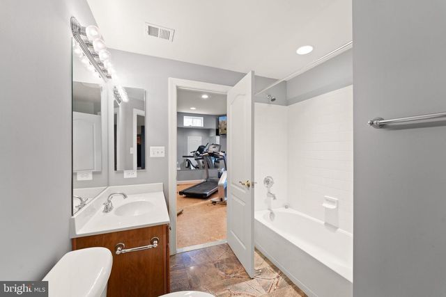 25729 SUMMERBANK CT, Chantilly, VA 20152