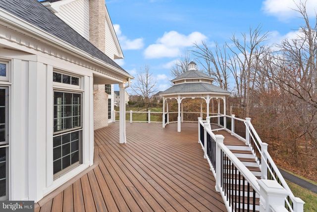 25729 SUMMERBANK CT, Chantilly, VA 20152