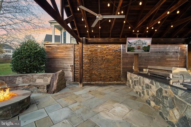 25729 SUMMERBANK CT, Chantilly, VA 20152