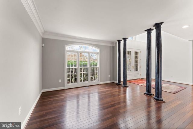 25729 SUMMERBANK CT, Chantilly, VA 20152