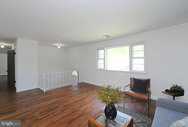 412 CAMELOT DR, Brookhaven, PA 19015