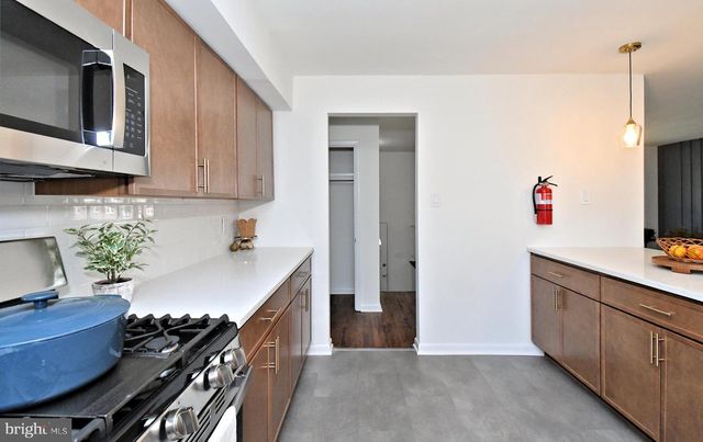 412 CAMELOT DR, Brookhaven, PA 19015