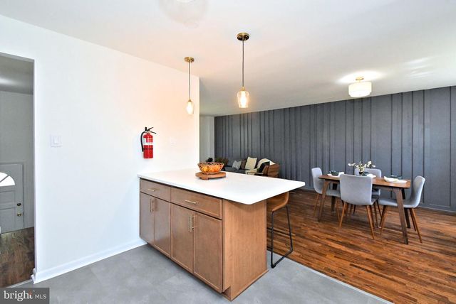 412 CAMELOT DR, Brookhaven, PA 19015