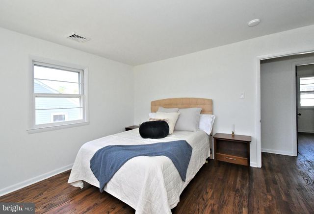 412 CAMELOT DR, Brookhaven, PA 19015