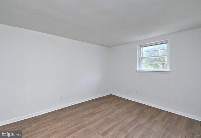 412 CAMELOT DR, Brookhaven, PA 19015