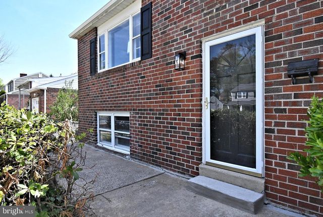 412 CAMELOT DR, Brookhaven, PA 19015