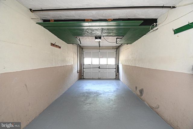 412 CAMELOT DR, Brookhaven, PA 19015