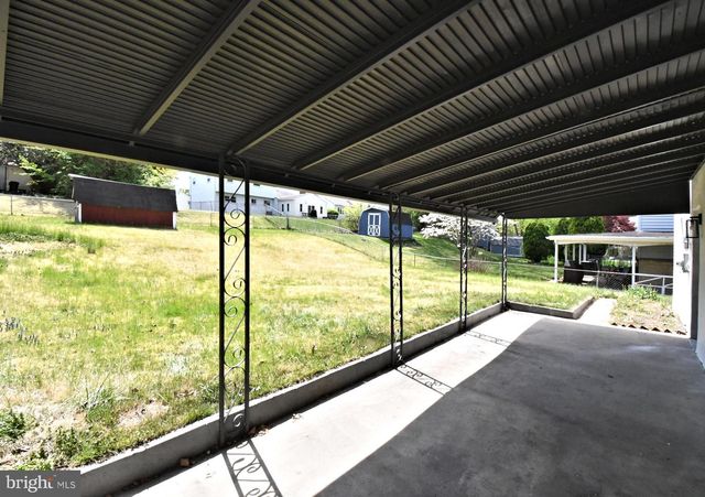 412 CAMELOT DR, Brookhaven, PA 19015