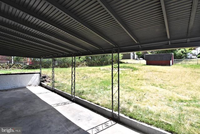 412 CAMELOT DR, Brookhaven, PA 19015