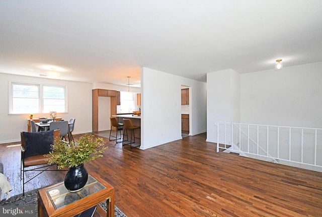 412 CAMELOT DR, Brookhaven, PA 19015