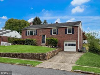 412 CAMELOT DR, Brookhaven, PA 19015