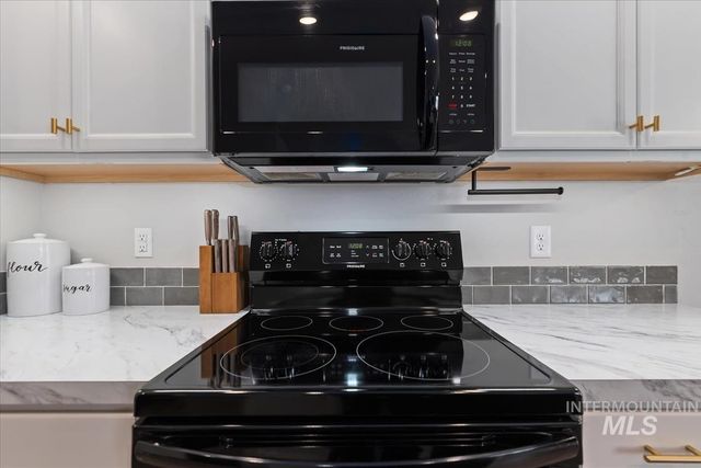 8436 E Copenhaver St, Nampa, ID 83687