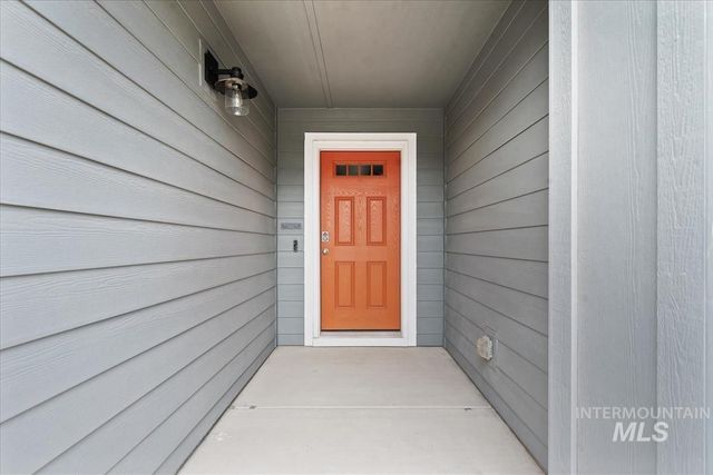 8436 E Copenhaver St, Nampa, ID 83687