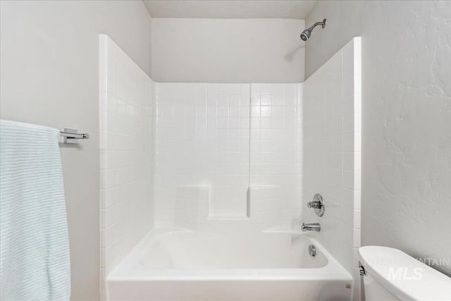 8436 E Copenhaver St, Nampa, ID 83687