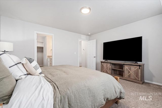 8436 E Copenhaver St, Nampa, ID 83687