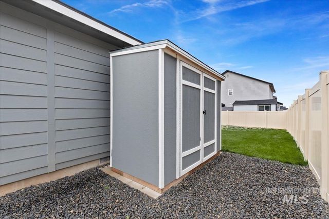 8436 E Copenhaver St, Nampa, ID 83687