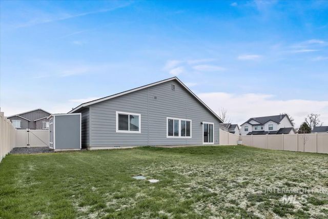 8436 E Copenhaver St, Nampa, ID 83687