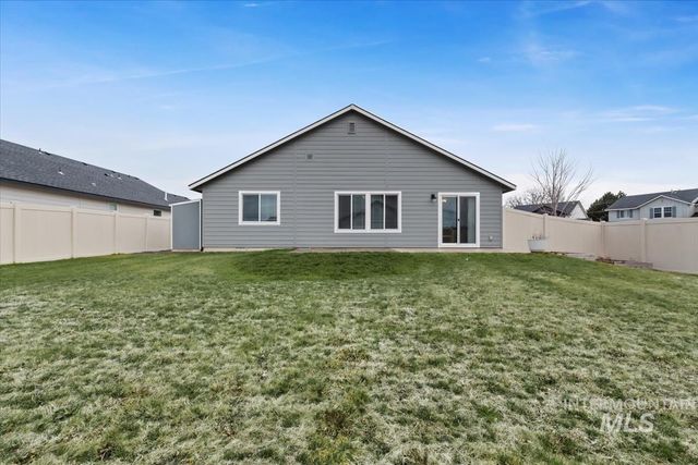 8436 E Copenhaver St, Nampa, ID 83687