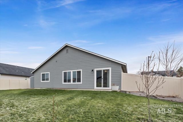 8436 E Copenhaver St, Nampa, ID 83687