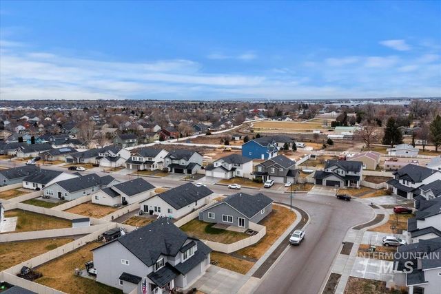 8436 E Copenhaver St, Nampa, ID 83687